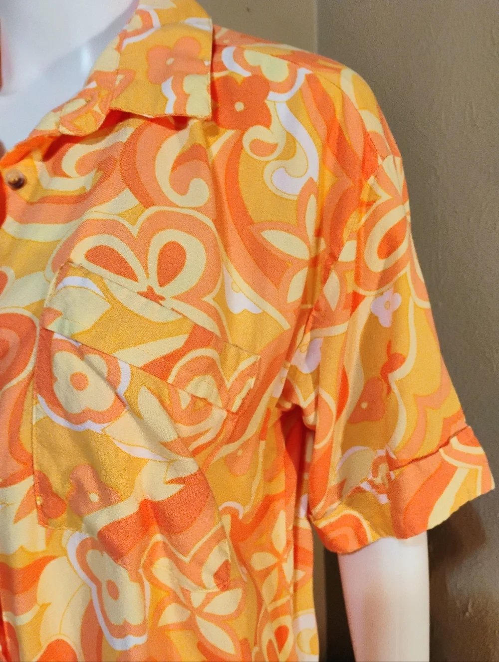 A Hint Of Blush Retro Printed Button-Up Shirt - Picture 3 of 7
